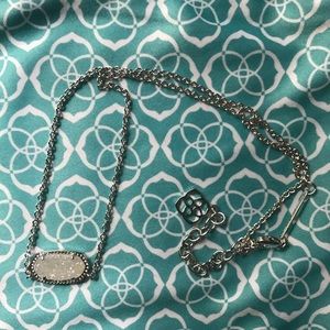 Kendra Scott Jewelry - Kendra Scott Elisa Pendant Necklace in White Kendra Scott Jewelry - Kendra Scott Elisa Pendant Necklace in White